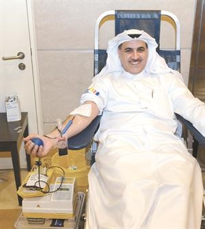 عماد الصرعاوى مشاركا في حملة التبرع 