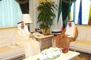 سمو ولي العهد الشيخ نواف الاحمد مستقبلا جاسم الخرافي﻿