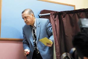 اردوغان قاد حزب العدالة لفوز مدو افپ