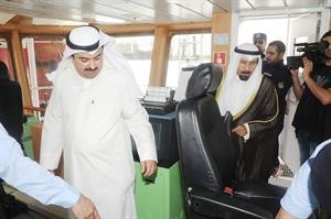 الوزير علي الراشد ومحافظ العاصمة خلال جولة تفقدية في الزورق﻿