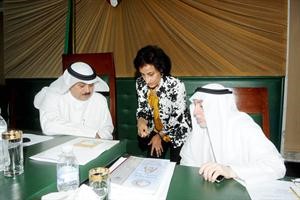 زيد العازمي وحوار مع ممنى بورسلي والمستشار رجعان الغريب متين غوزال