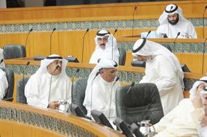 دمحمد البصيري وشعيب المويزري وغانم الميع﻿