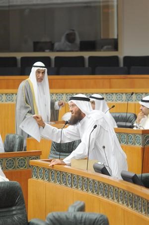 خالد السلطان متحدثا﻿