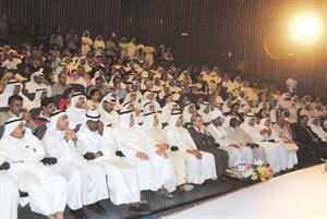 حضور غفير في مسرح عبدالعزيز حسين	كرم ذياب﻿