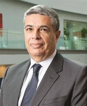 عادل اللبان ﻿
