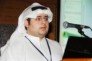 محمد المشعان متوجها بالشكر لذوي الفريق قاسم باشا
