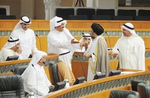 نقاش باسم بين مسلم البراك وسيد حسين القلاف وعدنان المطوع وصالح الملا وروضان الروضان يراقبون