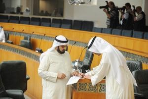 مبارك الوعلان يطلب من مرزوق الغانم التوقيع على اقتراح نيابي