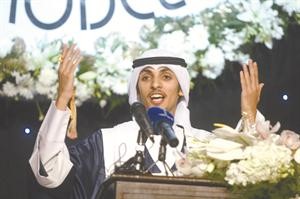 رشيد المطيري يلقي قصيدة﻿