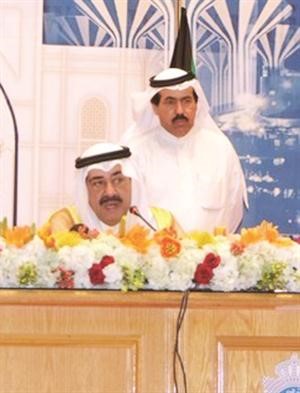الشيخ احمد الحمود يوجه كلمة خلال حفل التخرج﻿