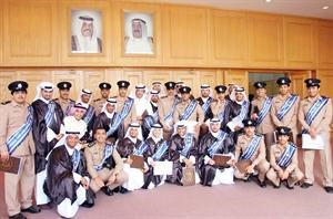صورة تجمع عددا من المحققين﻿