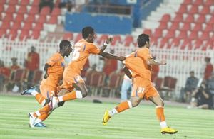 فرحة طلال الفاضل بهدفه في مرمى الكويت في نهائي كاس الامير ﻿