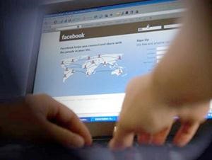 الجزائر تطلق وحدة أمنية خاصة لتعقب «مجرمي الإنترنت»