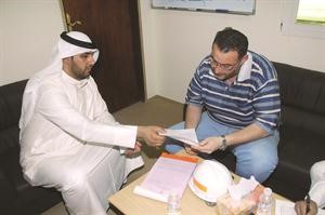 ممحمد جمعة يحرر اخطار مخالفة لاحد مسؤولي المواقع﻿