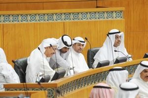 مبارك الخرينج ودليهي الهاجري وعدنان المطوع﻿