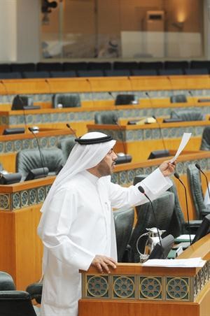 علي الدقباسي متحدثا﻿