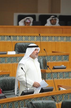 صالح عاشور متحدثا
