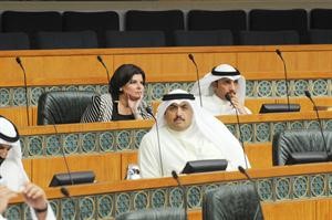 محمد المطير اثناء الجلسة
