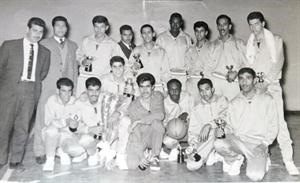 منتخب مدارس الكويت لكرة السلة في بغداد عام 1965
