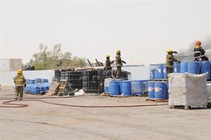 رجال الاطفاء يتعاملون مع الحادث﻿