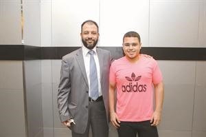 محمد يحيى محمد علي مع والده
﻿