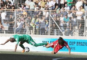 الفلسطيني عاطف ابوبلال يعرقل الافغاني جلال الدين شرتيار افپ