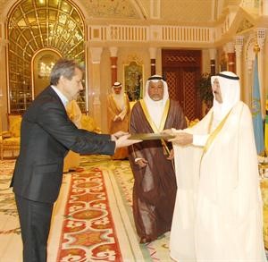 صاحب السمو الامير يتسلم اوراق اعتماد السفير روح الله جابك
