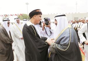 صاحب السمو فهد بن محمود ال سعيد مودعا سمو رئيس الوزراء الشيخ ناصر المحمد
