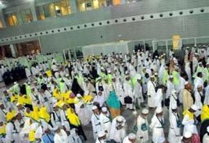 المتهم بقتل مواطن في غرب الجليب ضبط في مطار جدة و3 تهم بانتظاره بعد انتهاء التحقيق معه