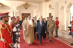 رئيس وزراء تونس لدى مغادرته البلاد امس