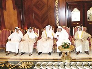 رئيس التحرير الزميل يوسف خالد المرزوق مع عدد من اعضاء الوفد لدى وصولهم الى الدوحة﻿
