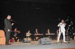 الاذربيجاني سليم عباسوف وجمال الخلب والتحدي بينهما على الة الكمان	انور الكندري﻿