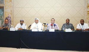 جانب من المؤتمر الصحافي الذي اداره الزميل ياسر العيلة	سعود سالم﻿