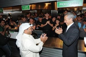 الشايع وماير يحييان الموظفين
