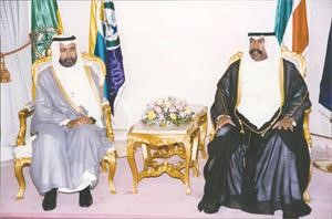 الامير الوالد الراحل الشيخ سعدالعبدالله مع الراحل الشيخ علي الصباح﻿