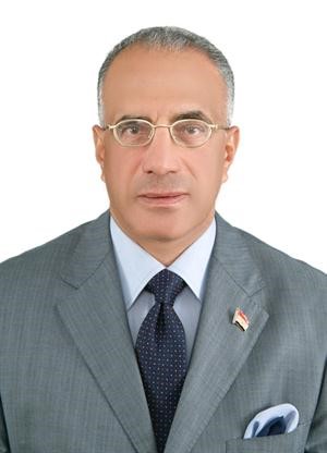 حسن كامل﻿