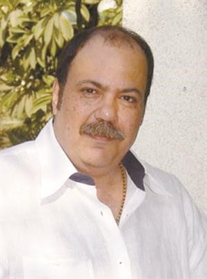 طلعت زكريا﻿