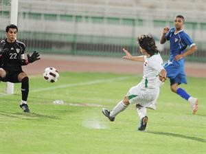 خليفة رحيل في مباراة سابقة امام منتخب العراق﻿
