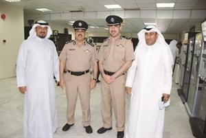 الفيلكاوي والحقان يتوسطان عبدالعزيز اليوسف مدير مكتب الشيخ فيصل النواف والزميل محمد الدشيش﻿
