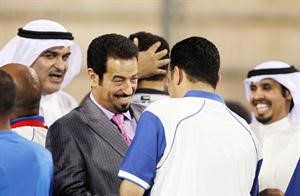 السفير دحمد الدعيج حضر مباراة الازرق والعراق﻿