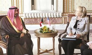 الشيخ دمحمد الصباح وهيلاري كلينتون لدى اجتماعهما على هامش اعمال الاجتماع الرابع لمجموعة الاتصال الدولية
حول ليبيا حيث بحثا العلاقات الثنائية وسبل تعزيز التعاون بين البلدين وتطورات الاوضاع في المنطقة