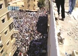 صورة ماخوذة عن الانتر نت لجانب من المظاهرات التي خرجت في دير الزور امس﻿