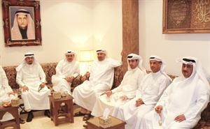 جانب من الحضور في احدى ديوانيات الدسمة