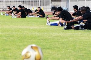 لاعبو الجهراء في احد التدريبات
