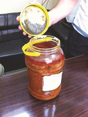 عينة من الطرشي الفاسد