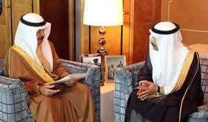 رئيس الوزراء البحريني الامير خليفة بن سلمان مستقبلا السفير السعودي د عبدالمحسن بن فهد المارك بنا
