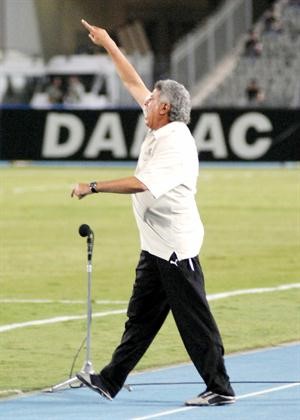 مدرب الزمالك حسن شحاتة تسلم مهامه رسميا