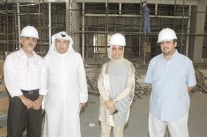 مدينا العلي وم عبد اللطيف عباس وماحمد عاتش والزميل فرج ناصر في موقع المشروع