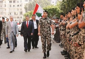 تسليم وتسلم في قيادة المديرية العامة للامن العام بين المدير العام بالانابة العميد ريمون خطار والمدير العام الجديد اللواء عباس ابراهيم	محمود الطويل﻿