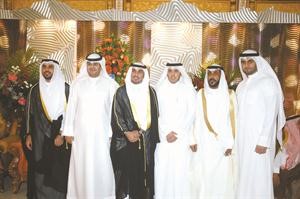 احمد البراك واحمد الكندري وعمر العقيلي يباركون﻿